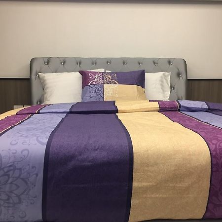 Family Suite Room Pratunam Bangkok Buitenkant foto