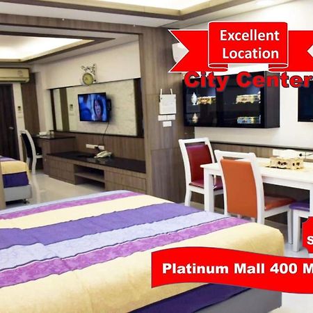 Family Suite Room Pratunam Bangkok Buitenkant foto